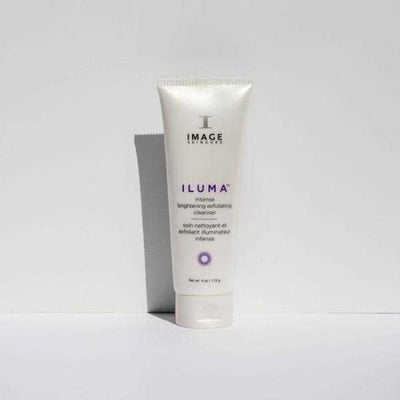 ILUMA Soin Nettoyant & Exfoliant Illuminateur Intense 113g